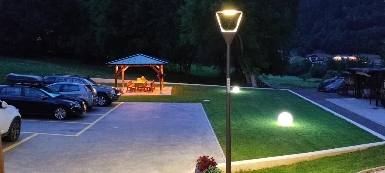 Villetta Val Di Sole คอมเมซซาดูรา ภายนอก รูปภาพ